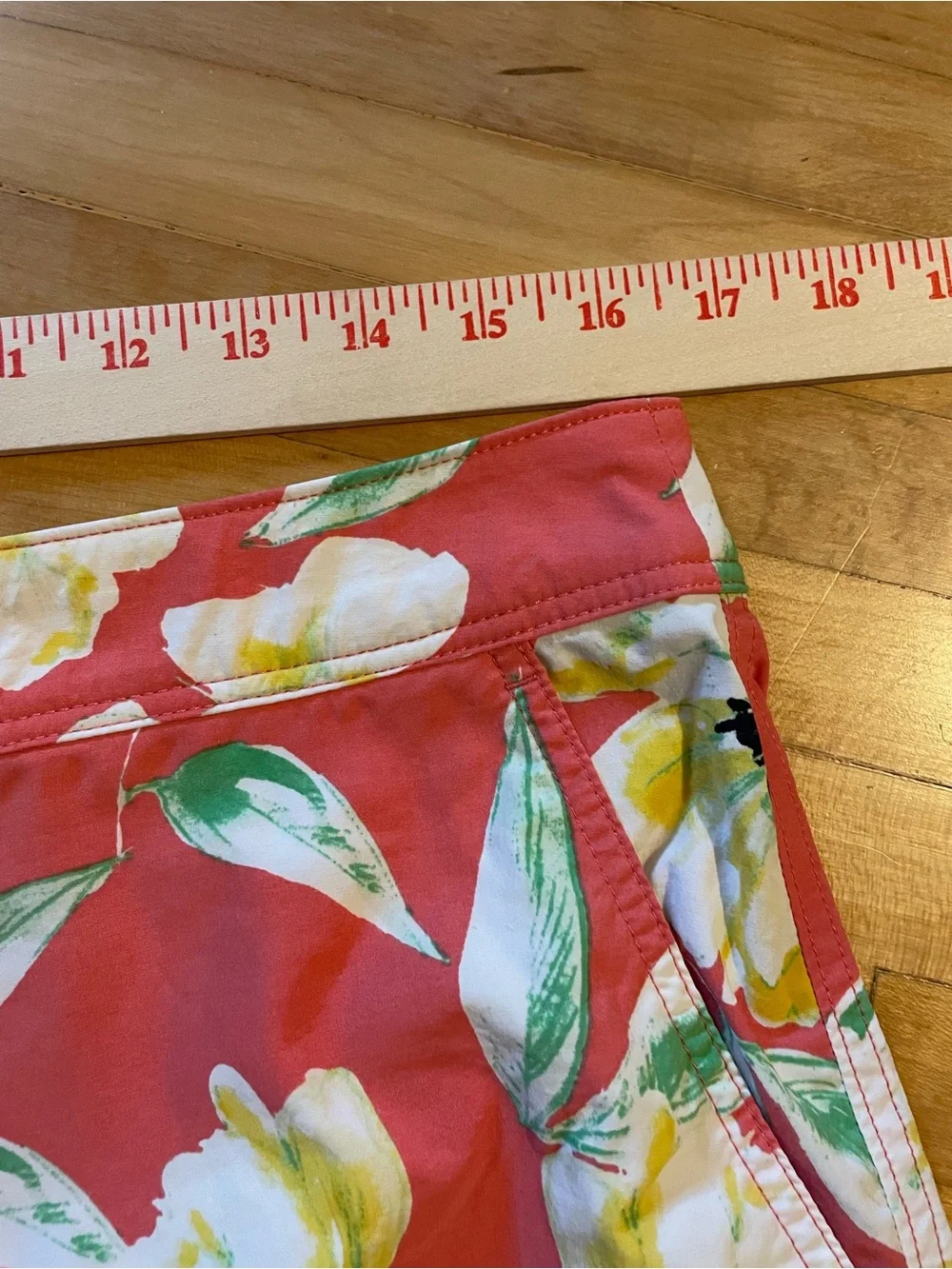 J. CREW 7” Stretch Breaker Board Short ECONYL Nylon Swim Trunk Floral Print 32